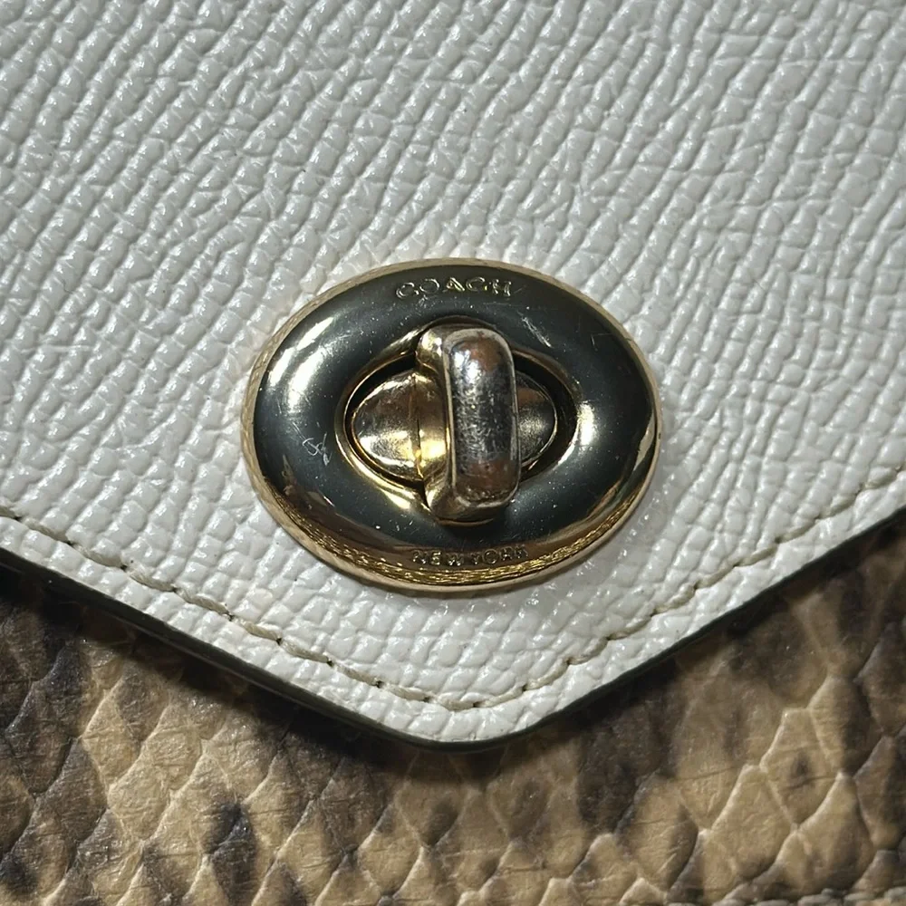 COACH Slim Turnlock Envelope Wallet With Chain - Picture 5 of 16